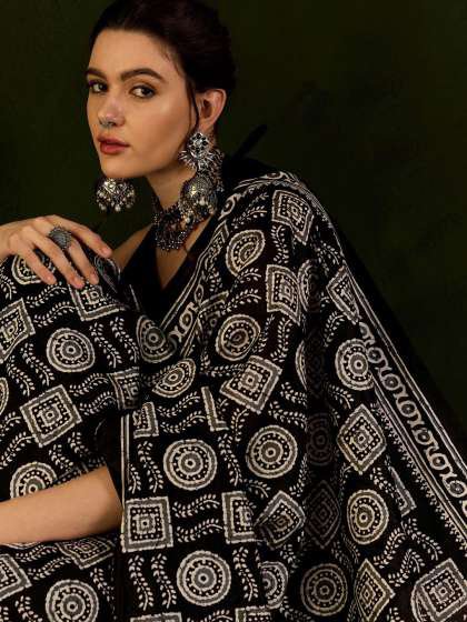 Ratri Saaj